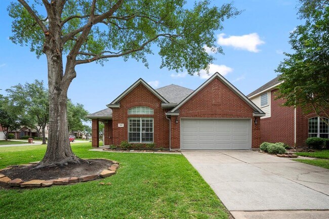 property at 5803 Sawyer Bend Ln