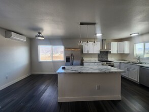 6051 Daisy Ave in Twentynine Palms, CA - Building Photo - Building Photo