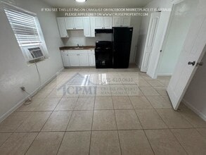 5814 Taylor St in Hollywood, FL - Building Photo - Interior Photo