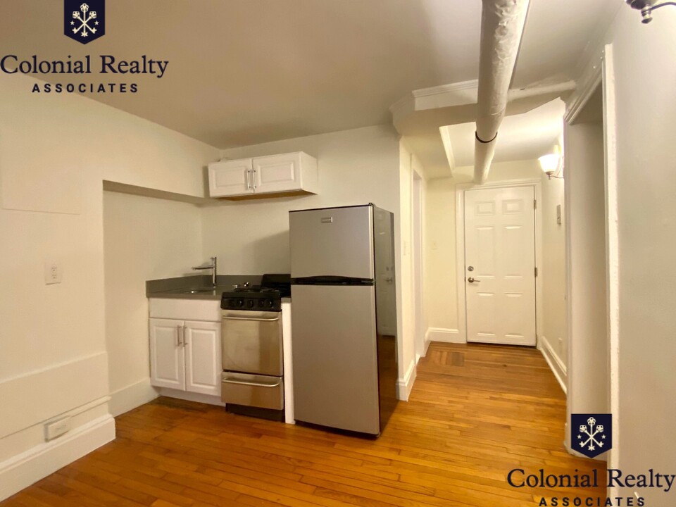86 Charles St in Boston, MA - Building Photo