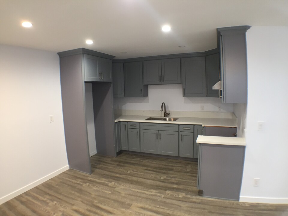 428 S Grand View St in Los Angeles, CA - Building Photo