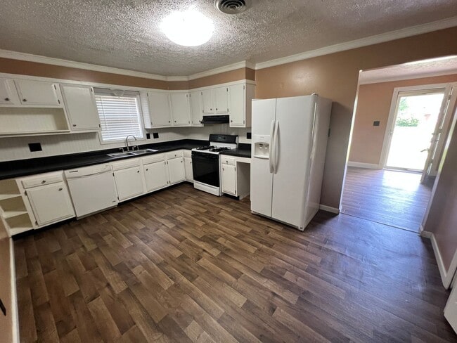 6200 Trena Trail in Louisville, KY - Building Photo - Building Photo