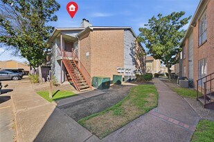 9350 Country Creek St in Houston, TX - Building Photo