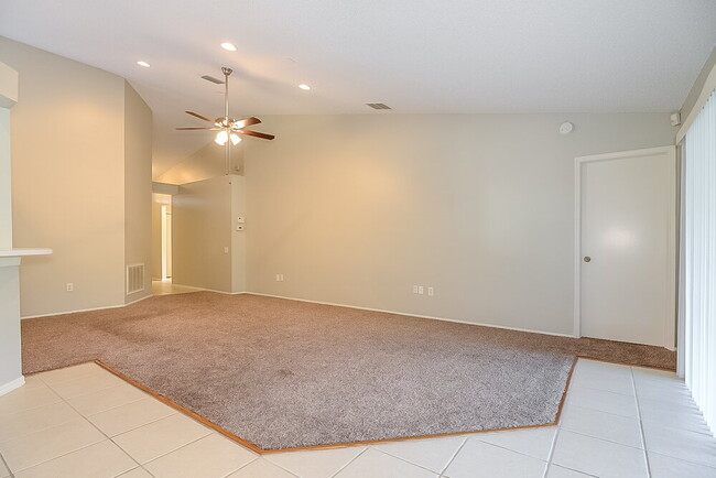 4537 Steel Dust Ln in Lutz, FL - Building Photo - Building Photo