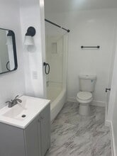 405 Park St in Bristol, CT - Building Photo - Building Photo