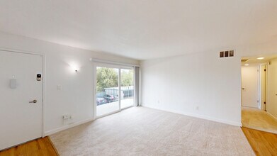 400 Alameda del Prado in Novato, CA - Building Photo - Building Photo