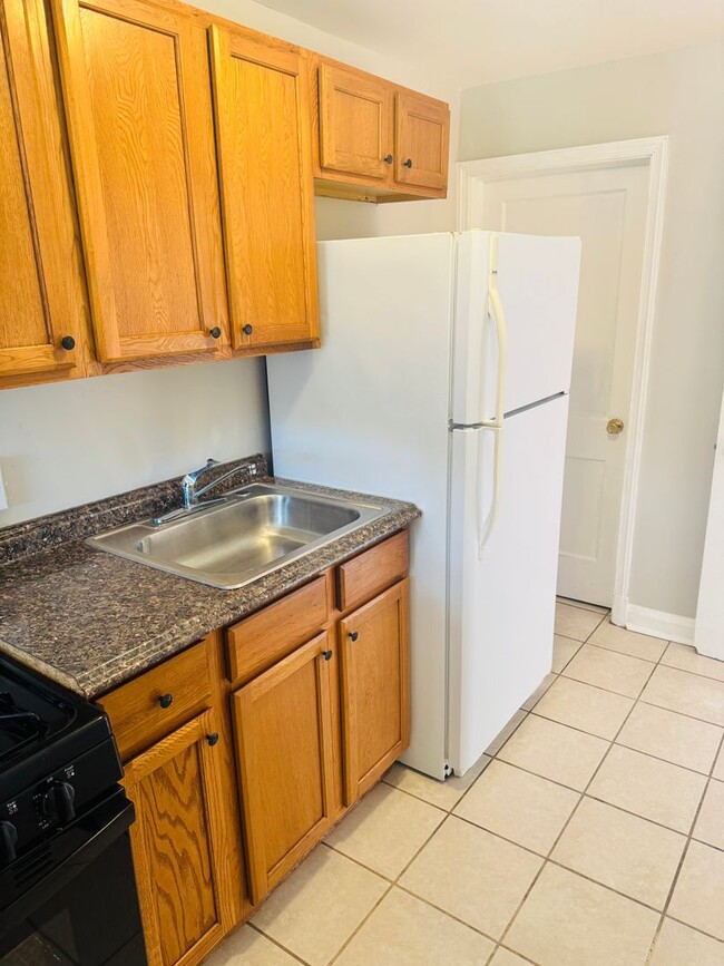 4007 Lyndale Ave in Baltimore, MD - Building Photo - Building Photo