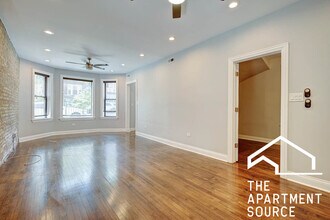 2019 N Hoyne Ave in Chicago, IL - Foto de edificio - Building Photo