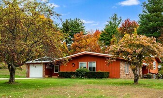 1 Johns Dr in Hooksett, NH - Building Photo