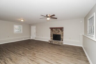 2737 Pine Mountain Cir in Kennesaw, GA - Building Photo - Building Photo