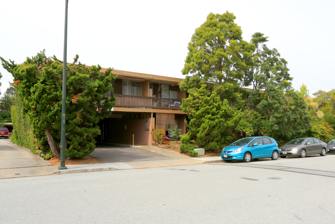 Casa Marco Polo in Burlingame, CA - Building Photo