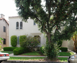 138-140 N Clark Dr in Beverly Hills, CA - Building Photo - Building Photo