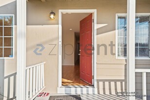 706 Santa Rosa St in Sunnyvale, CA - Building Photo - Building Photo