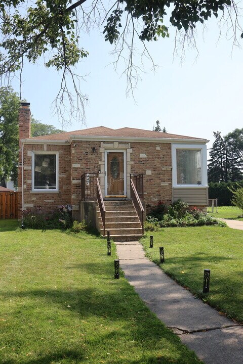 447 N Northwest Hwy in Park Ridge, IL - Building Photo