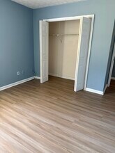 5836 N Castlegate Dr in Atlanta, GA - Building Photo - Building Photo