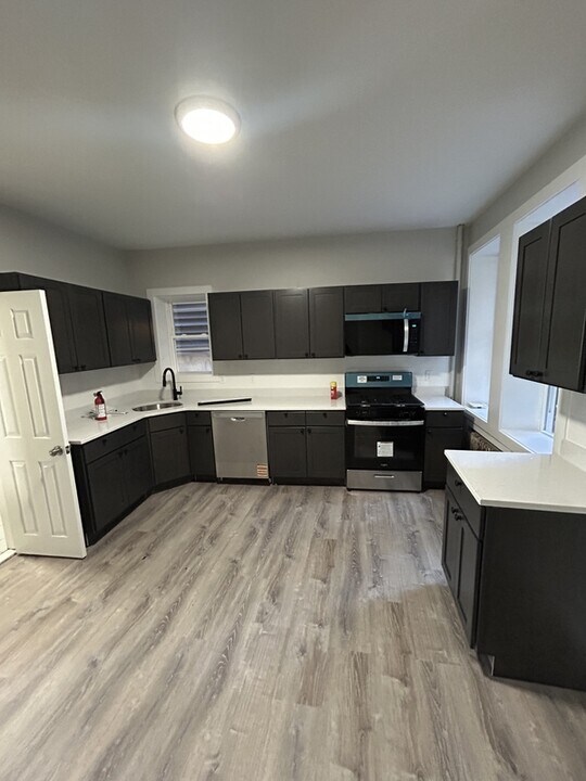 715 N 8th St in Newark, NJ - Building Photo