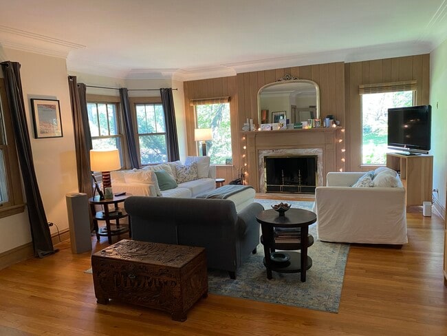 1005 Ashland Ave in Wilmette, IL - Building Photo - Building Photo