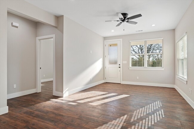 27648 State Highway 64, Unit B in Canton, TX - Foto de edificio - Building Photo