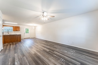 2402 S 16th St in Rogers, AR - Building Photo - Building Photo