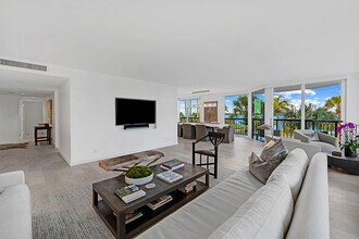 3140 S Ocean Blvd in Palm Beach, FL - Building Photo - Building Photo