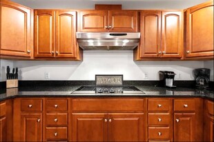 1 E Grand Ave, Unit 201 in Old Orchard Beach, ME - Building Photo