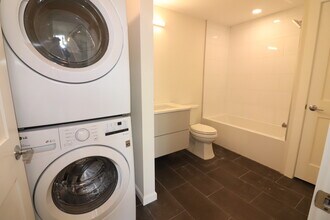 458 Washington St, Unit 202 in Boston, MA - Foto de edificio - Building Photo