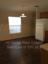 503 W Warren Ave in Ozark, MO - Building Photo - Building Photo