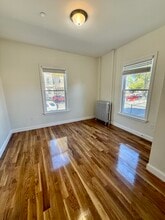 122 Chestnut St, Unit 1 in Lynn, MA - Building Photo - Building Photo