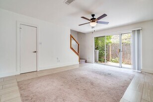 6901 Old Quarry Ln in Austin, TX - Building Photo