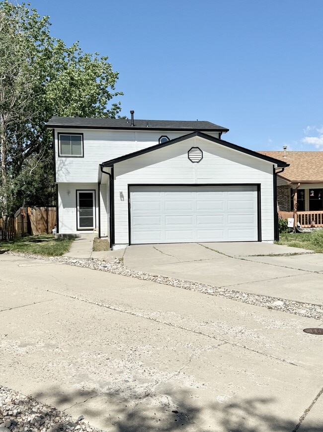 property at 2740 Susan Dr