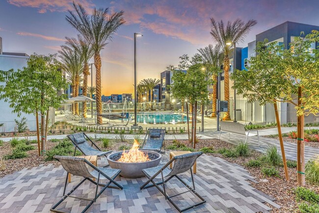 Ariva Luxury Residences in Las Vegas, NV - Building Photo - Building Photo