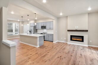 6624 NE 187 Ct in Kenmore, WA - Building Photo - Building Photo