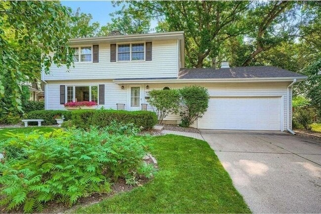property at 3026 Idaho Ave N