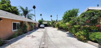 4068 Moody St in Corona, CA - Foto de edificio - Building Photo