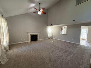 4488 Grand Strand Dr in Grove City, OH - Building Photo - Building Photo