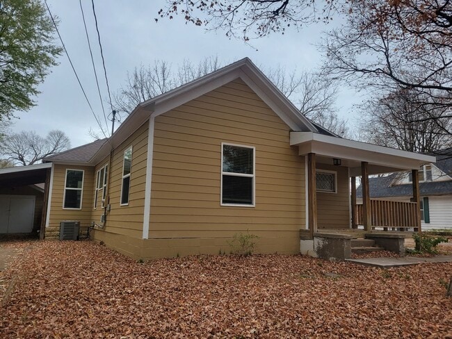 1330 N Grant Ave in Springfield, MO - Building Photo - Building Photo