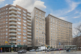 36 Plaza St E in Brooklyn, NY - Foto de edificio - Building Photo