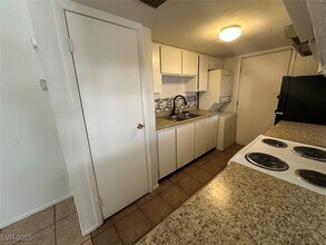 1428 Lorilyn Ave in Las Vegas, NV - Building Photo - Building Photo