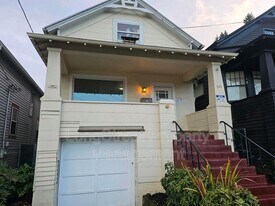 634 SW Grant St. in Portland, OR - Building Photo