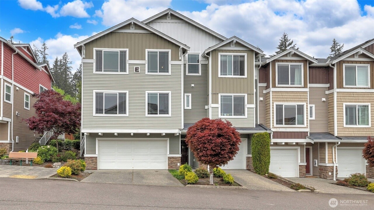 15720 Manor Way, Unit E1 in Lynnwood, WA - Building Photo