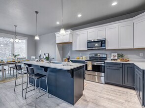 586 N Hl Vw Dr in Saratoga Springs, UT - Building Photo - Building Photo