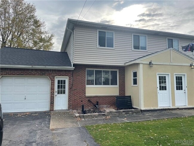 5355 Lake Ave in Orchard Park, NY - Building Photo - Building Photo