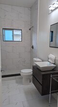 158 E Floral Dr, Unit #C in Monterey Park, CA - Foto de edificio - Building Photo