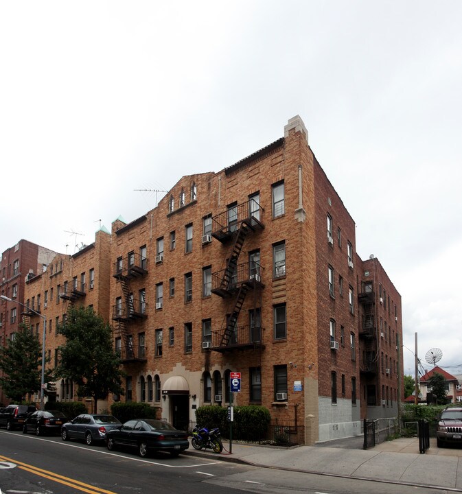 40-59-40-67 Hampton St in Flushing, NY - Foto de edificio