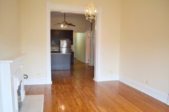 2050 W North Ave in Chicago, IL - Building Photo - Building Photo