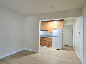 623 Buckeye St, Unit 1 in Redwood City, CA - Building Photo - Building Photo