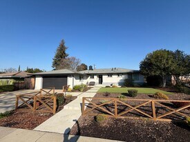 4537 Belcrest Way in Sacramento, CA - Building Photo