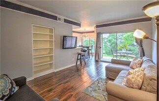 6000-21 Shepherd Mountain Cove in Austin, TX - Building Photo