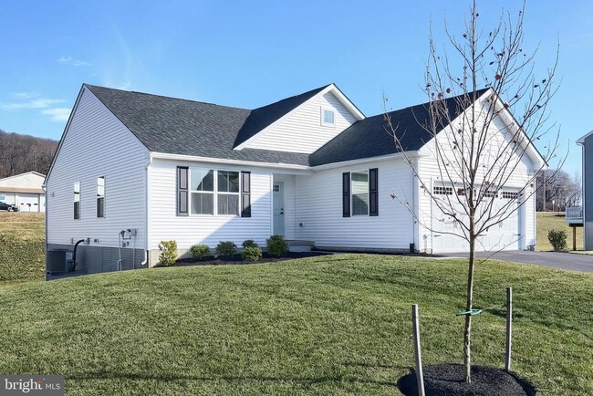 77 Summerfield Dr in Hanover, PA - Building Photo - Building Photo