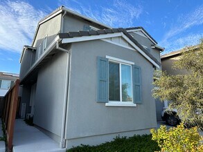 1332 Renewal Ln in Fairfield, CA - Building Photo - Building Photo